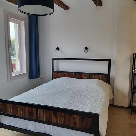 Apartament By The River