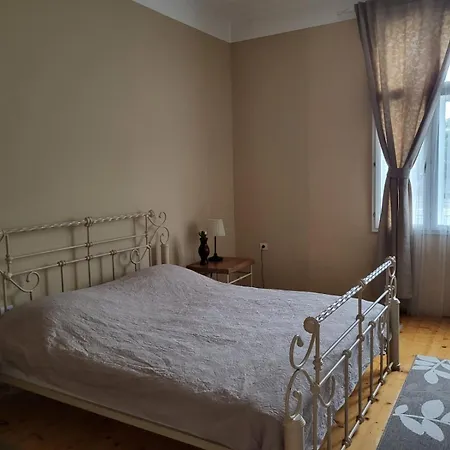 アパート By The River *